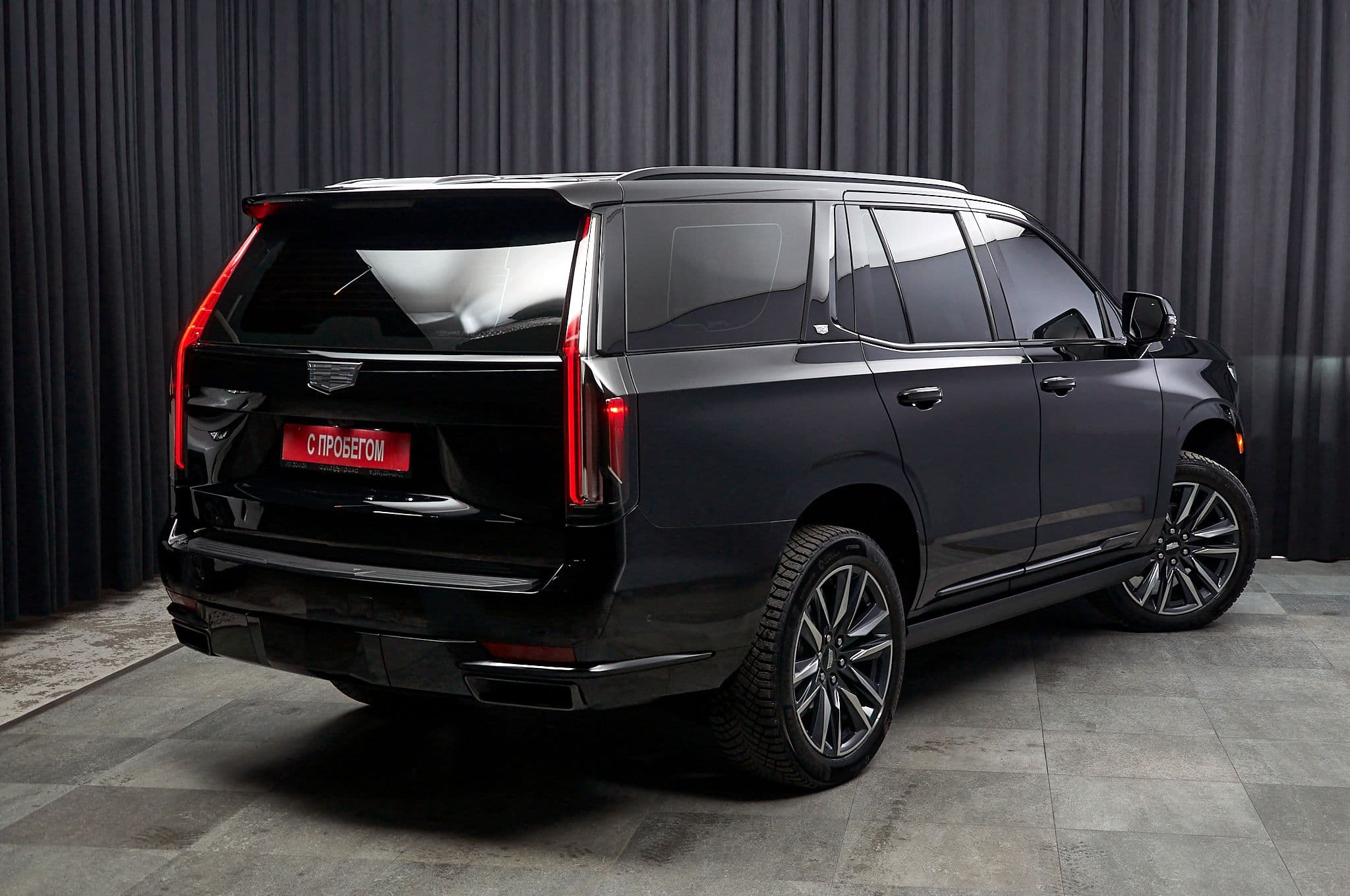 Cadillac Escalade - 4