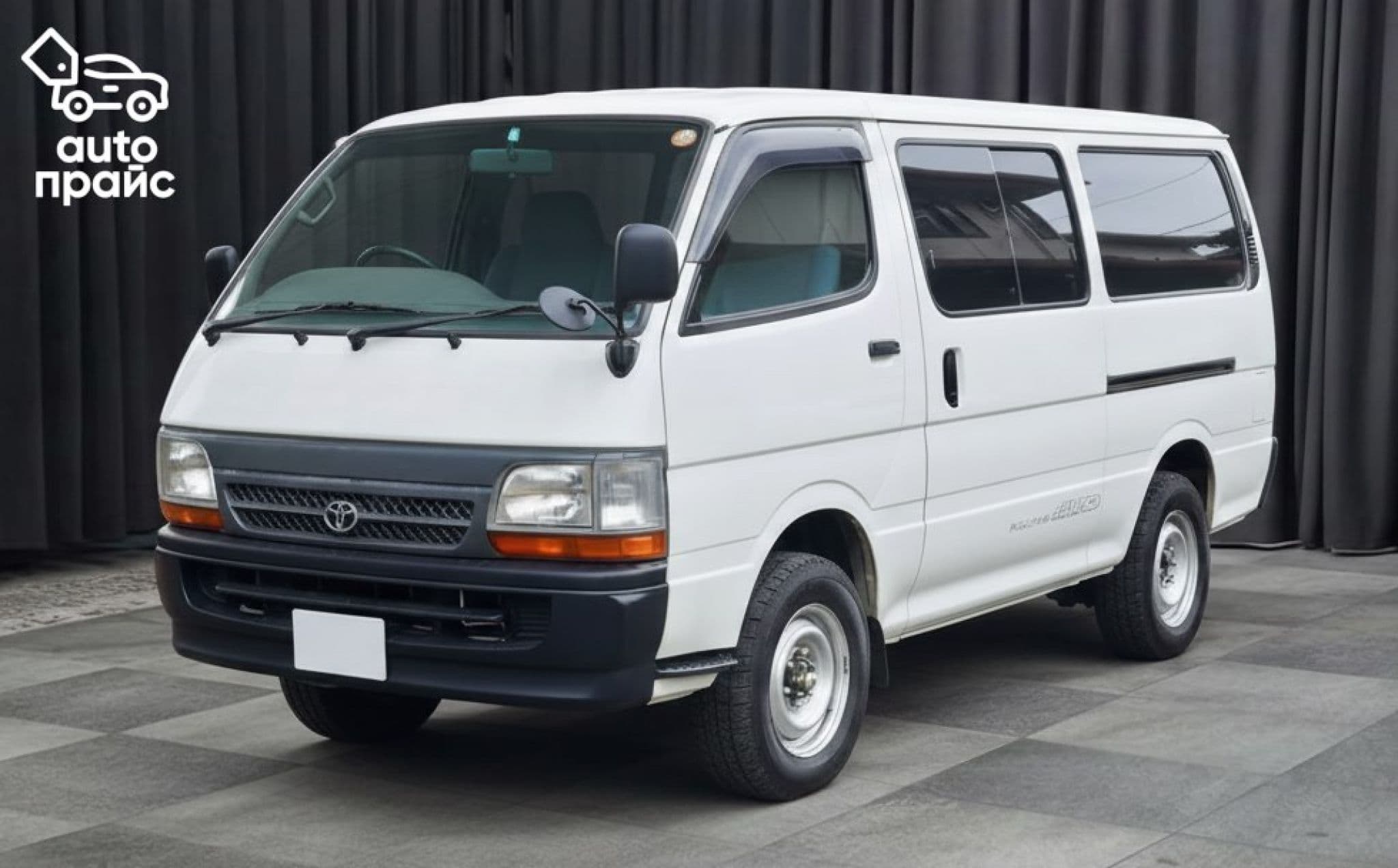 Toyota Hiace - 1