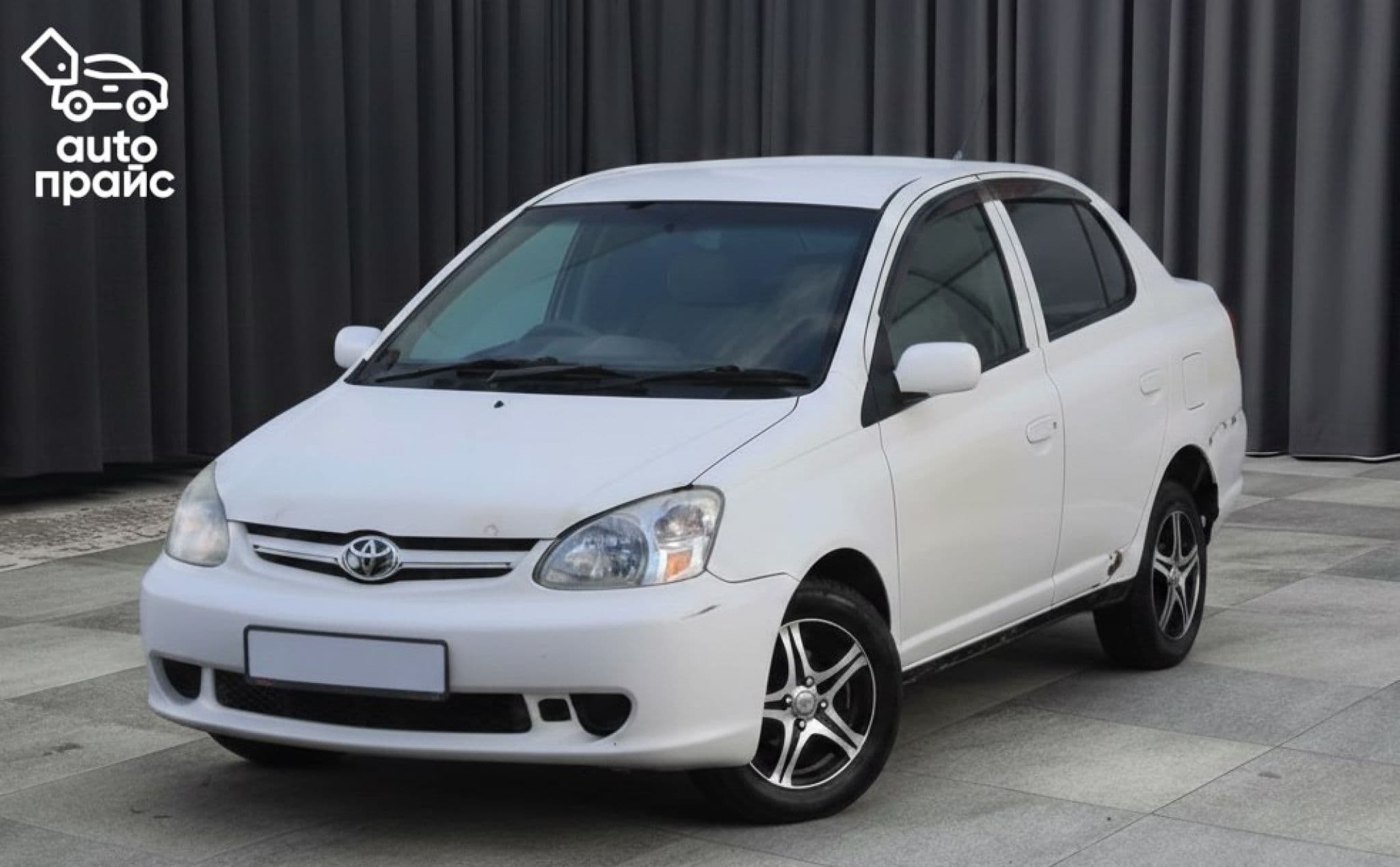 Toyota Platz - 1