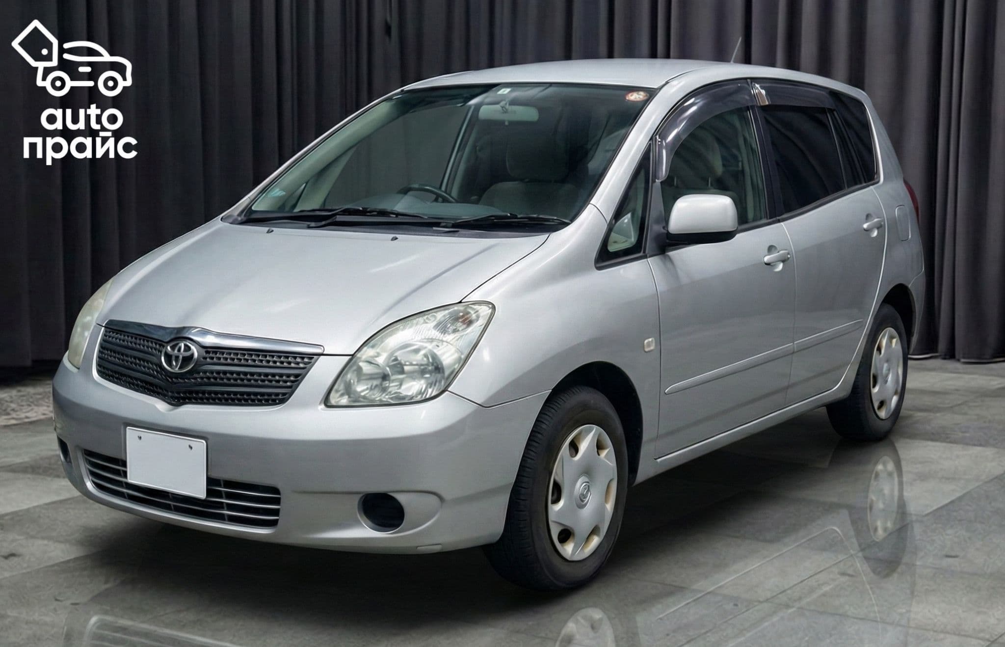 Toyota Corolla Spacio - 1