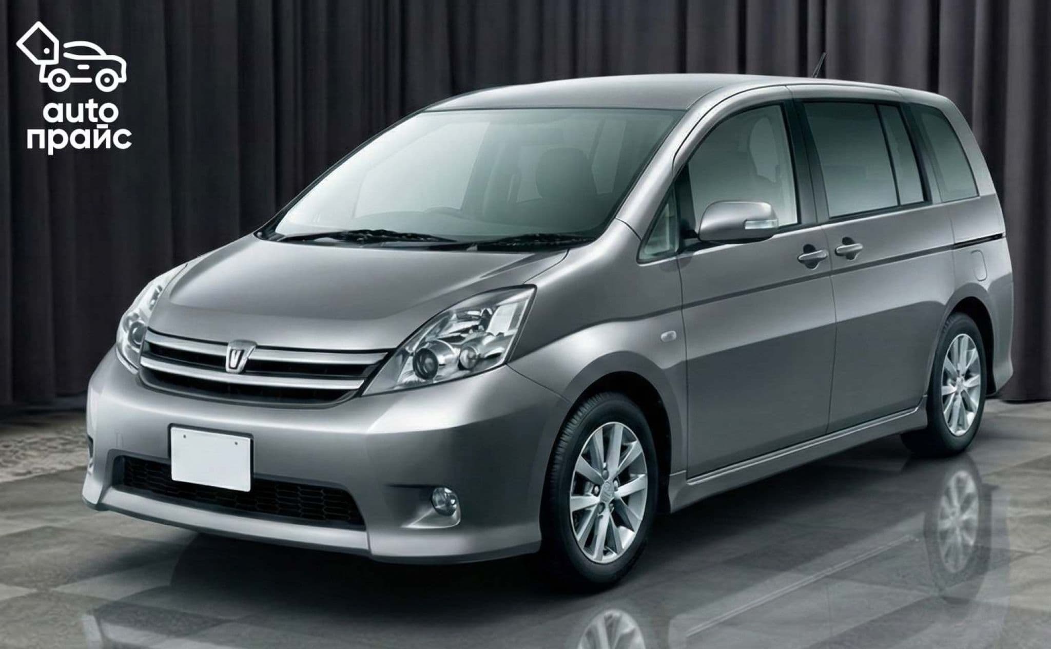Toyota Isis - 1