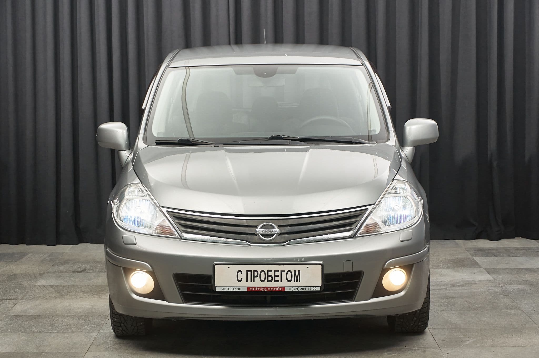 Nissan Tiida - 1