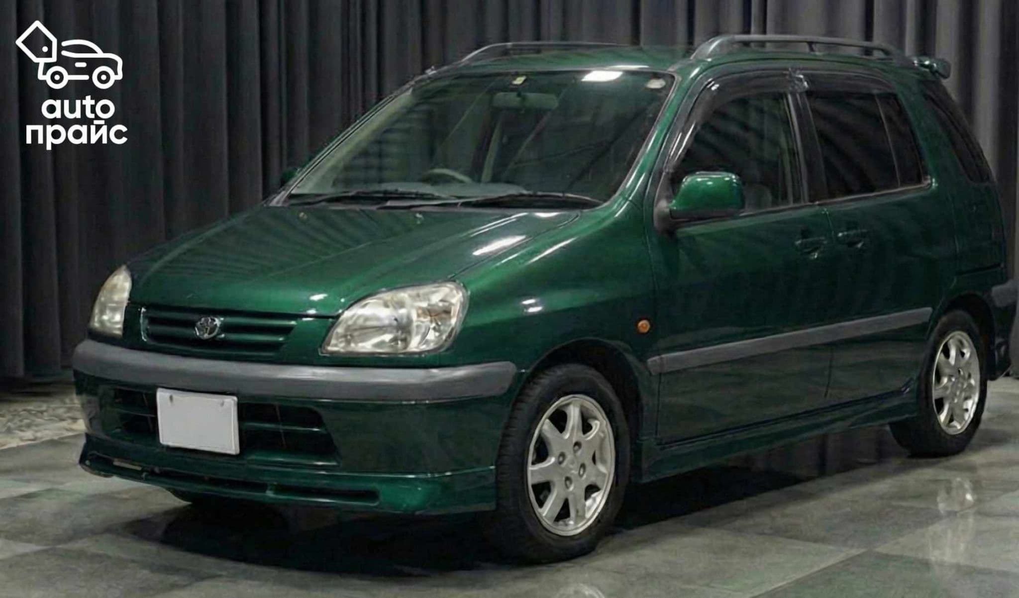 Toyota Raum - 1