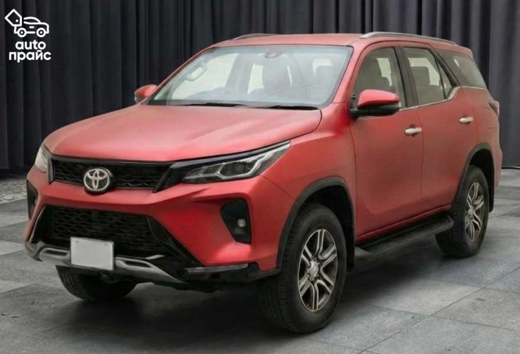 Toyota Fortuner - 1