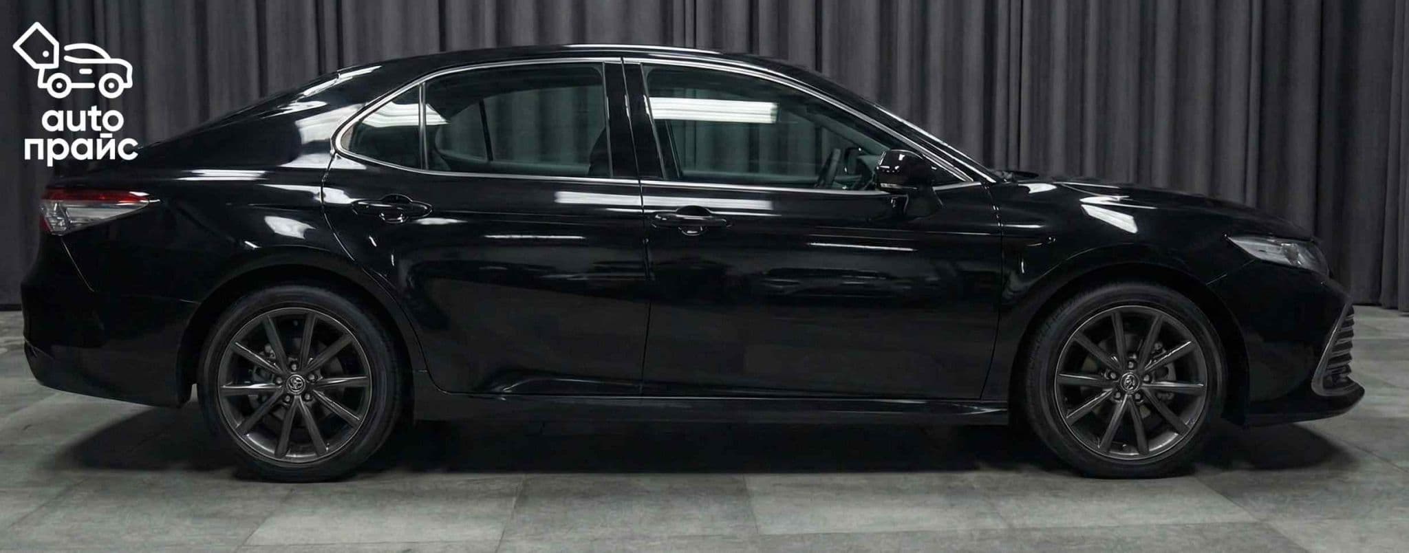 Toyota Camry - 1