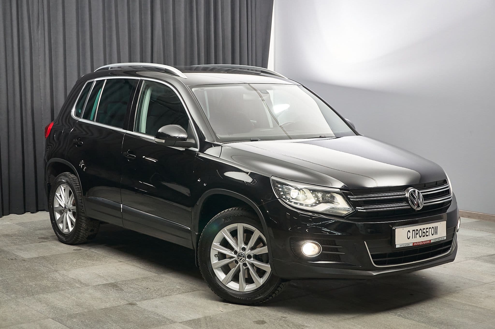 Volkswagen Tiguan - 2
