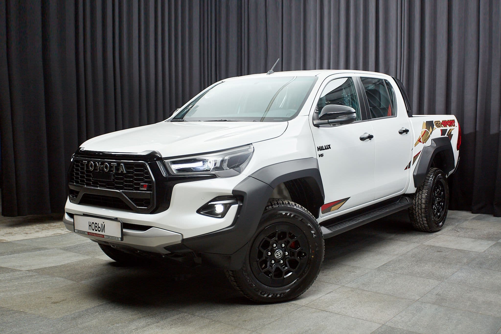 Toyota Hilux - 1