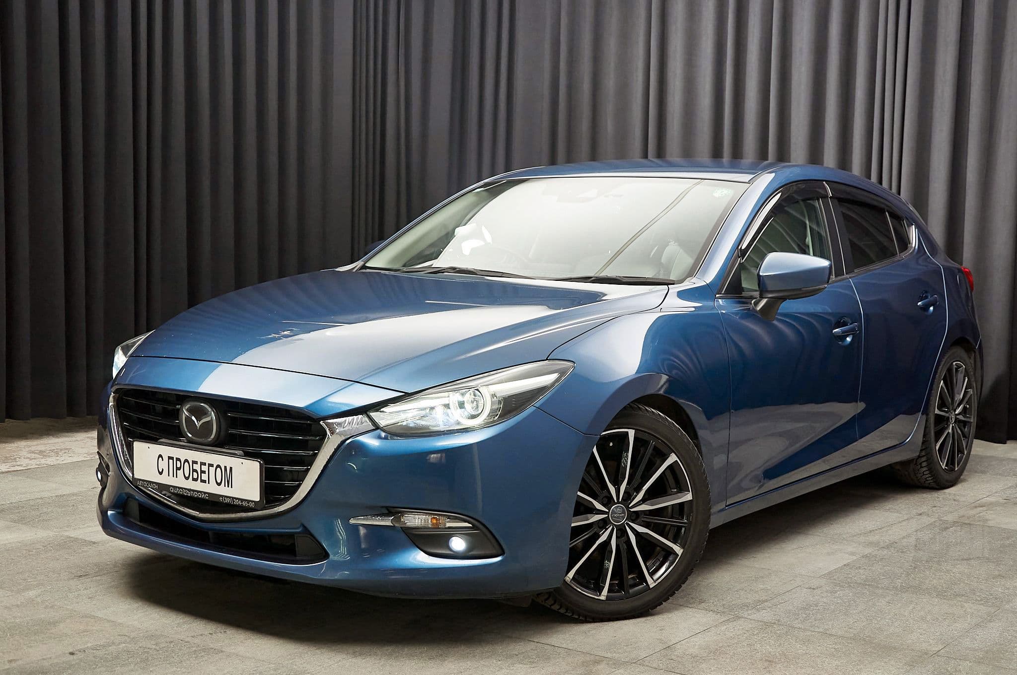 Mazda Axela - 1