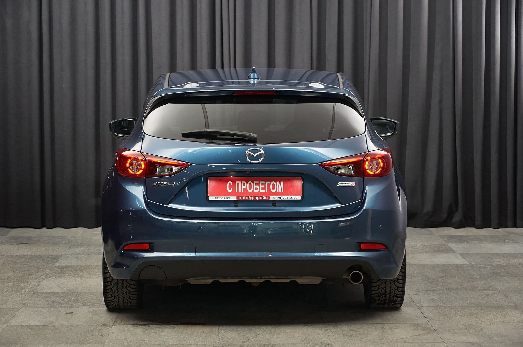 Mazda Axela - 5