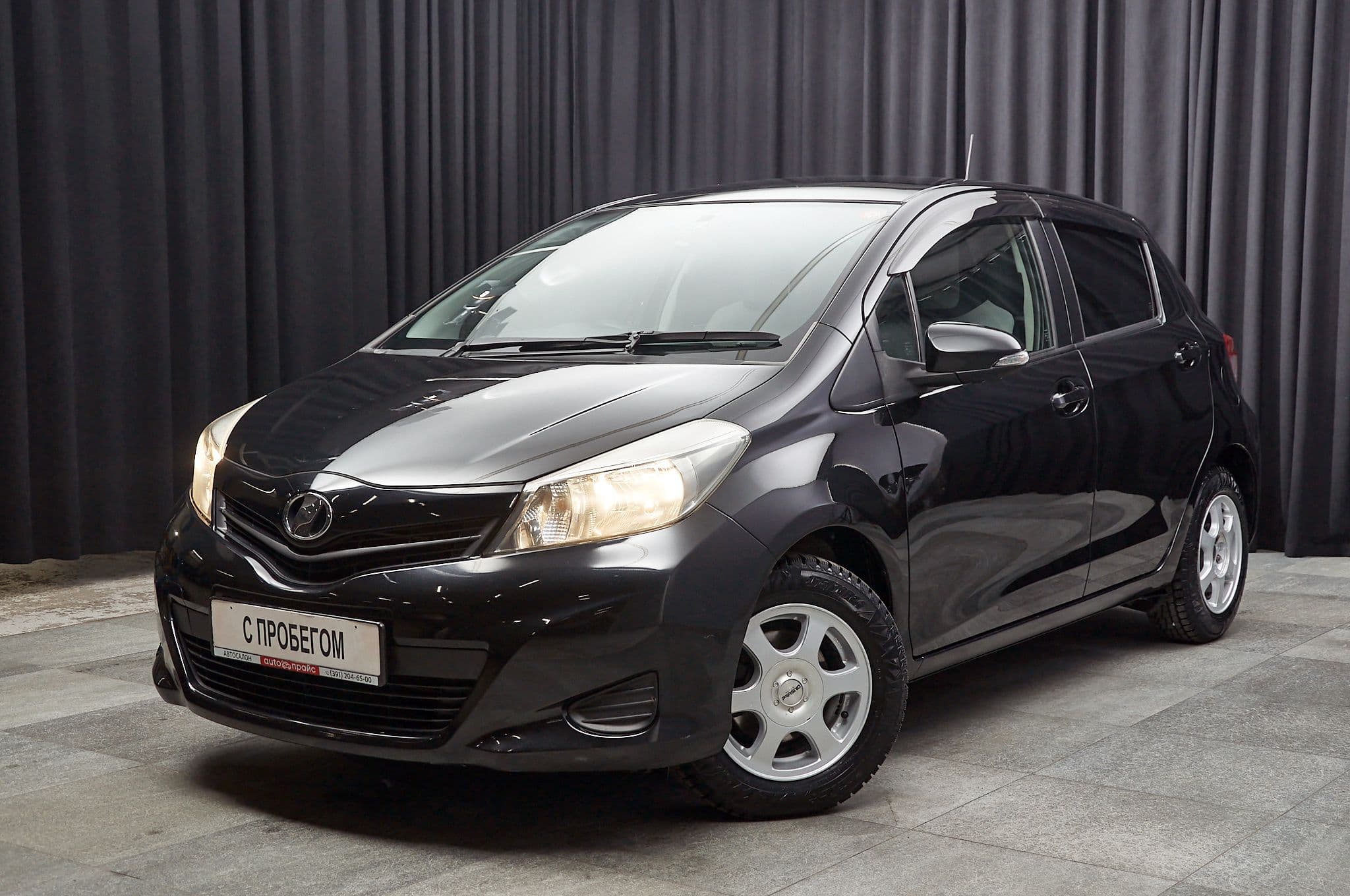 Toyota Vitz - 1