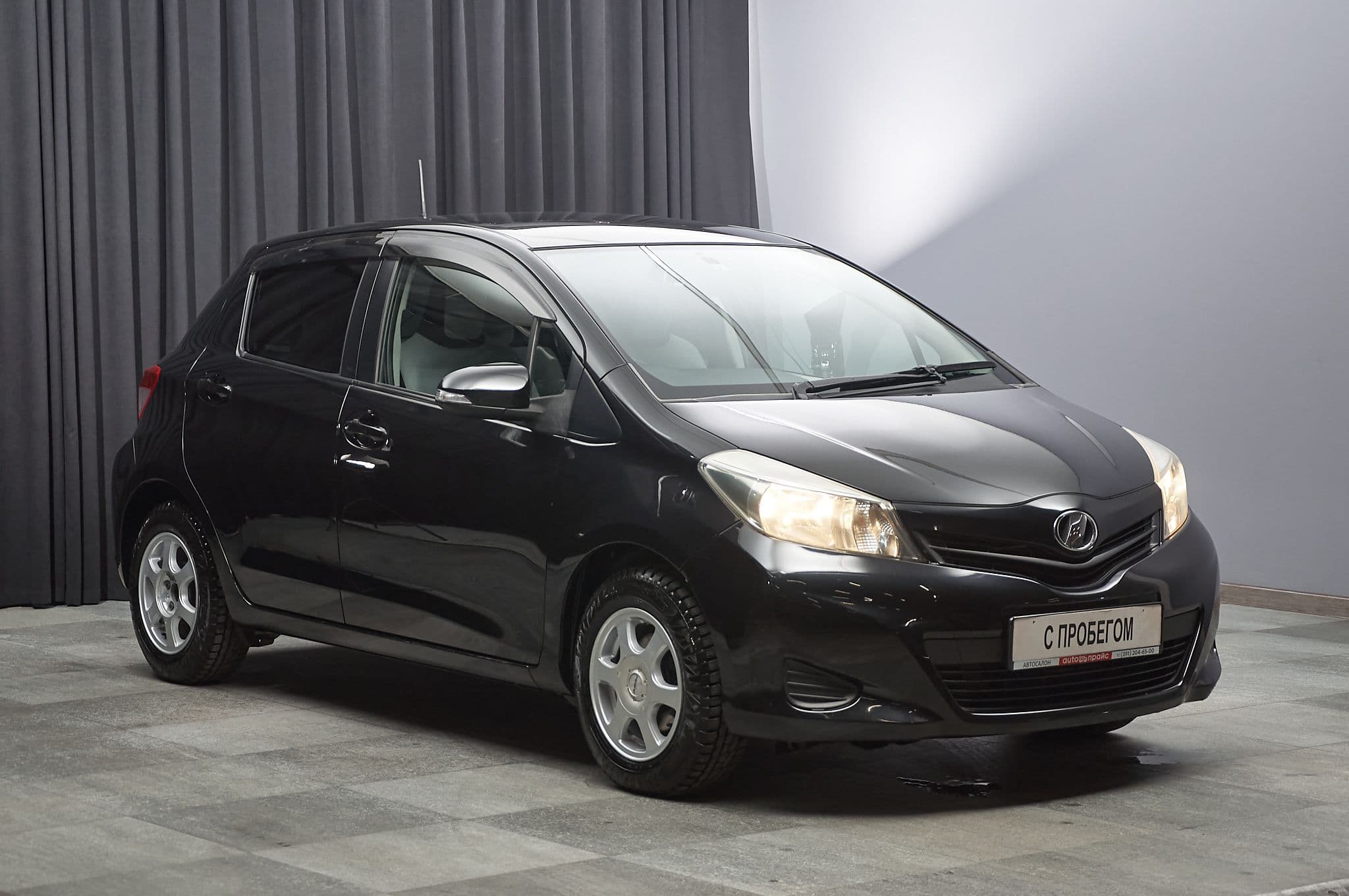 Toyota Vitz - 3