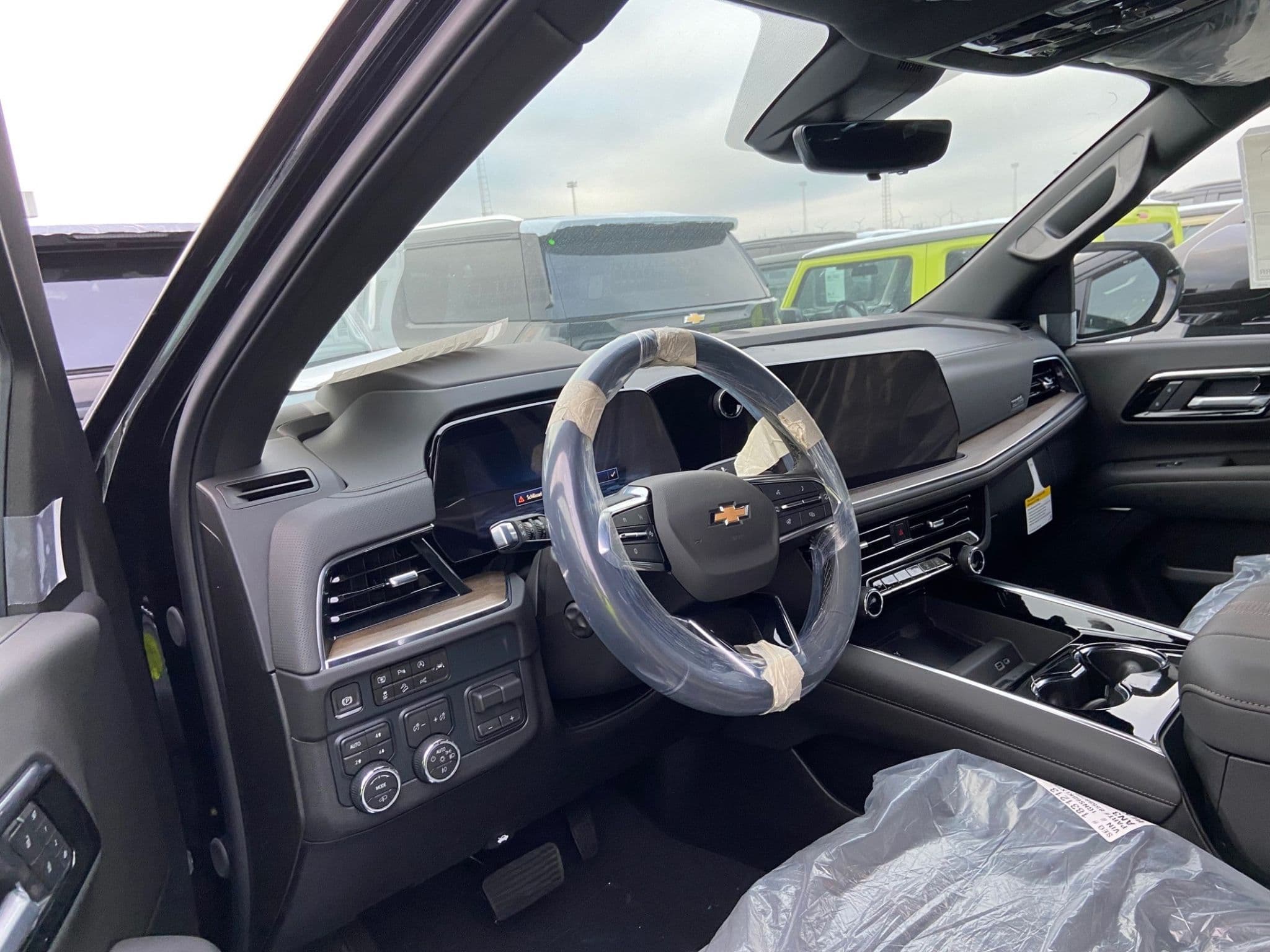 Chevrolet Tahoe - 2