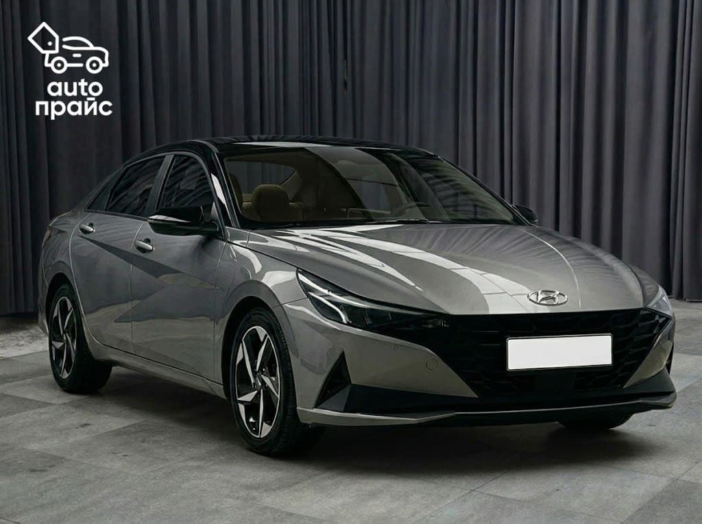 Hyundai Elantra - 1