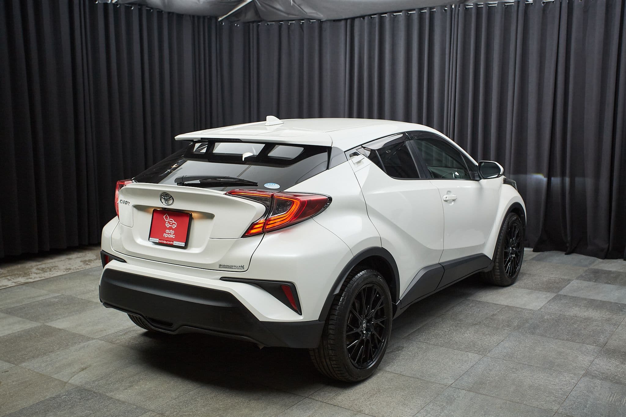 Toyota C-HR - 4