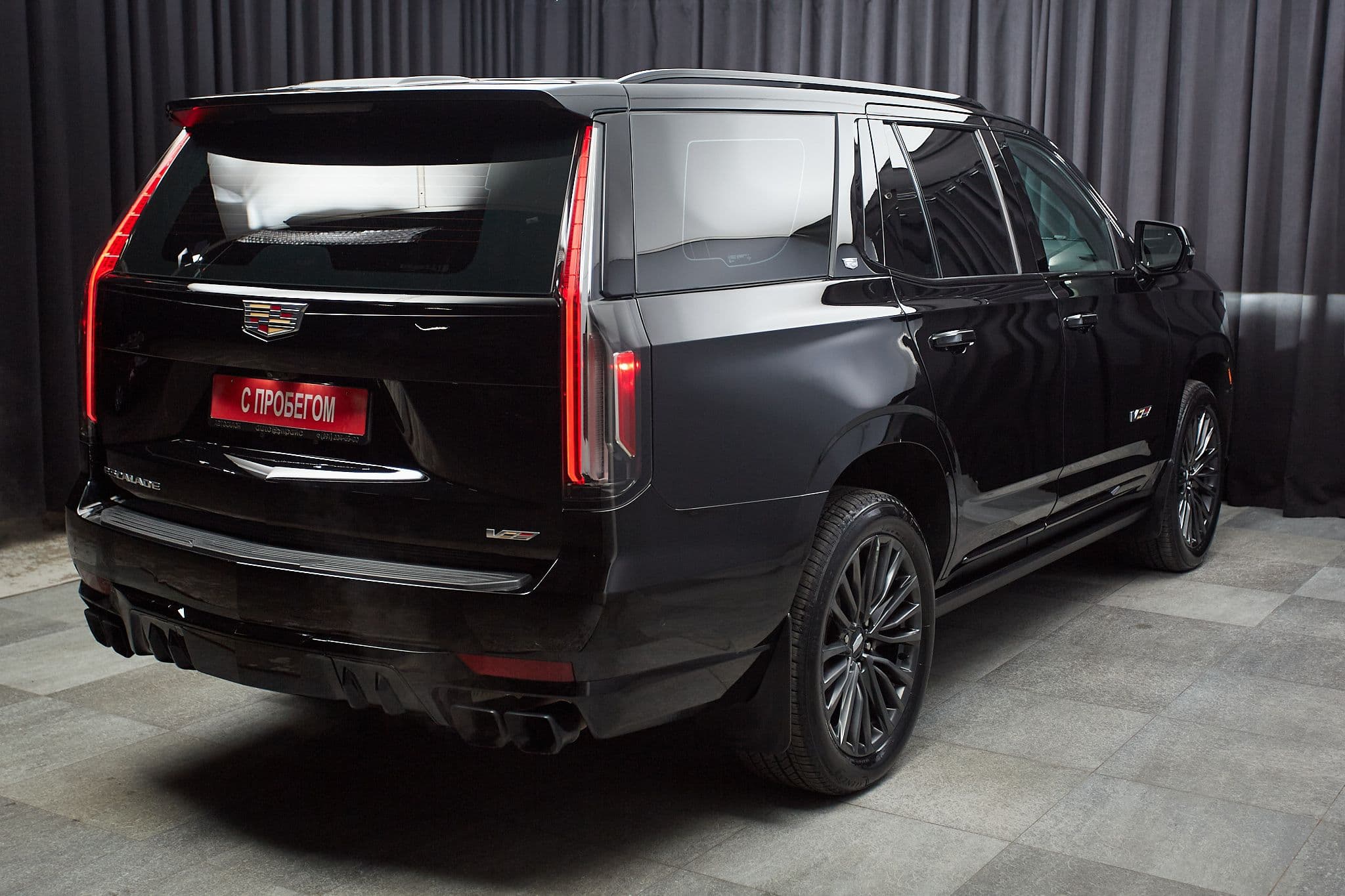 Cadillac Escalade-V - 4