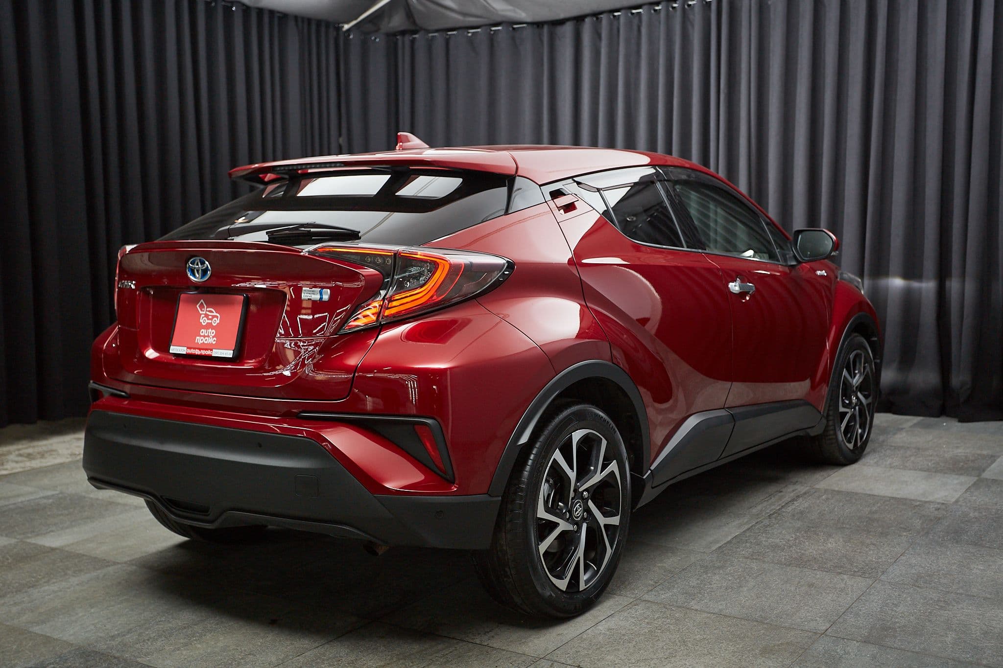 Toyota C-HR - 4
