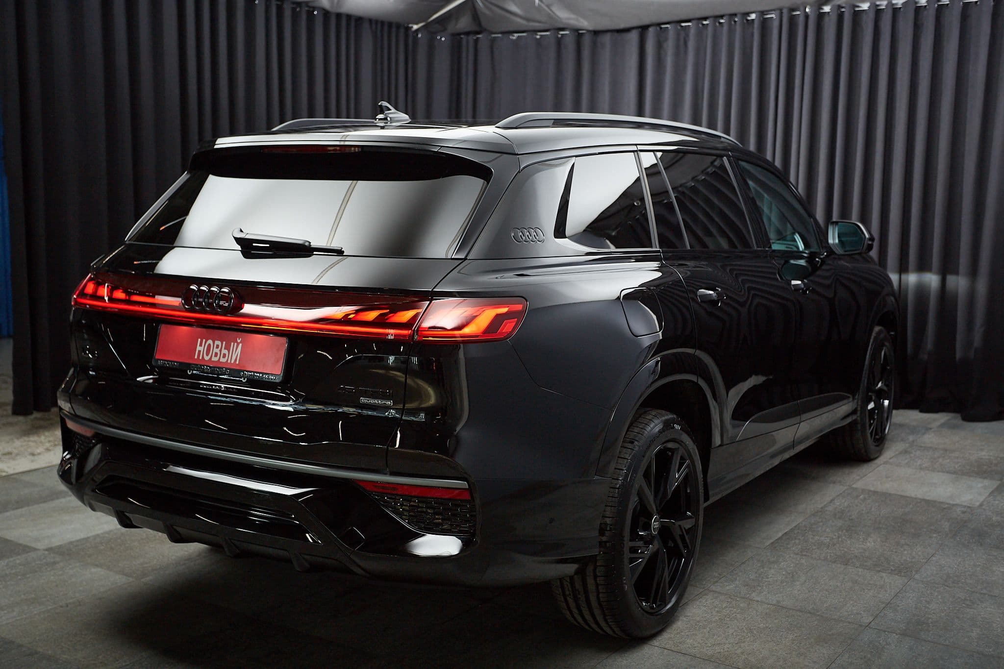 Audi Q6 - 4
