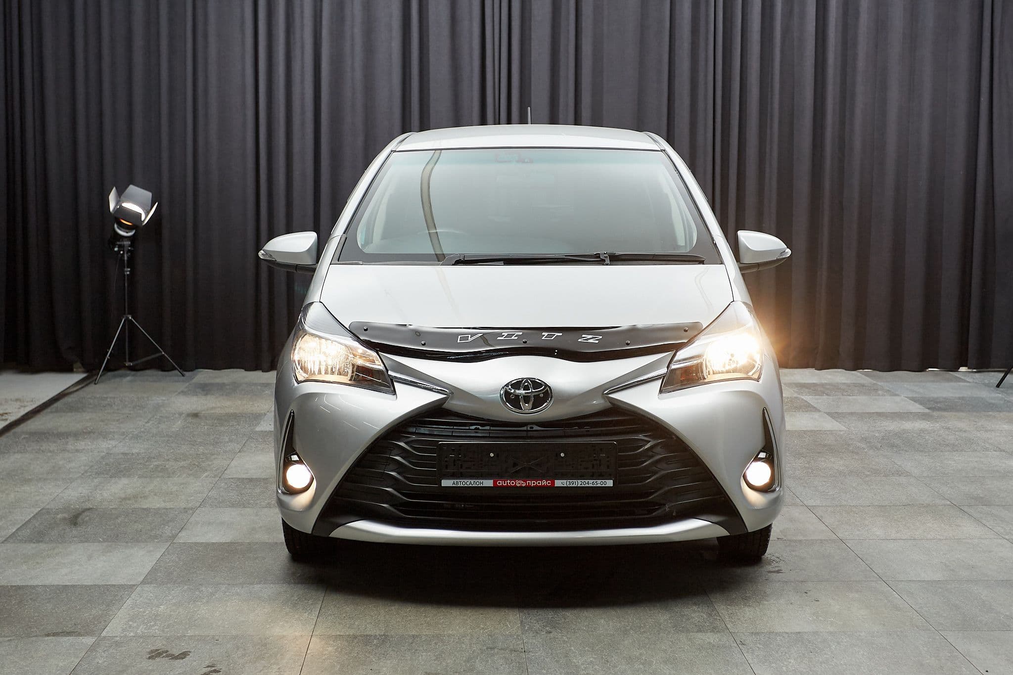Toyota Vitz - 2