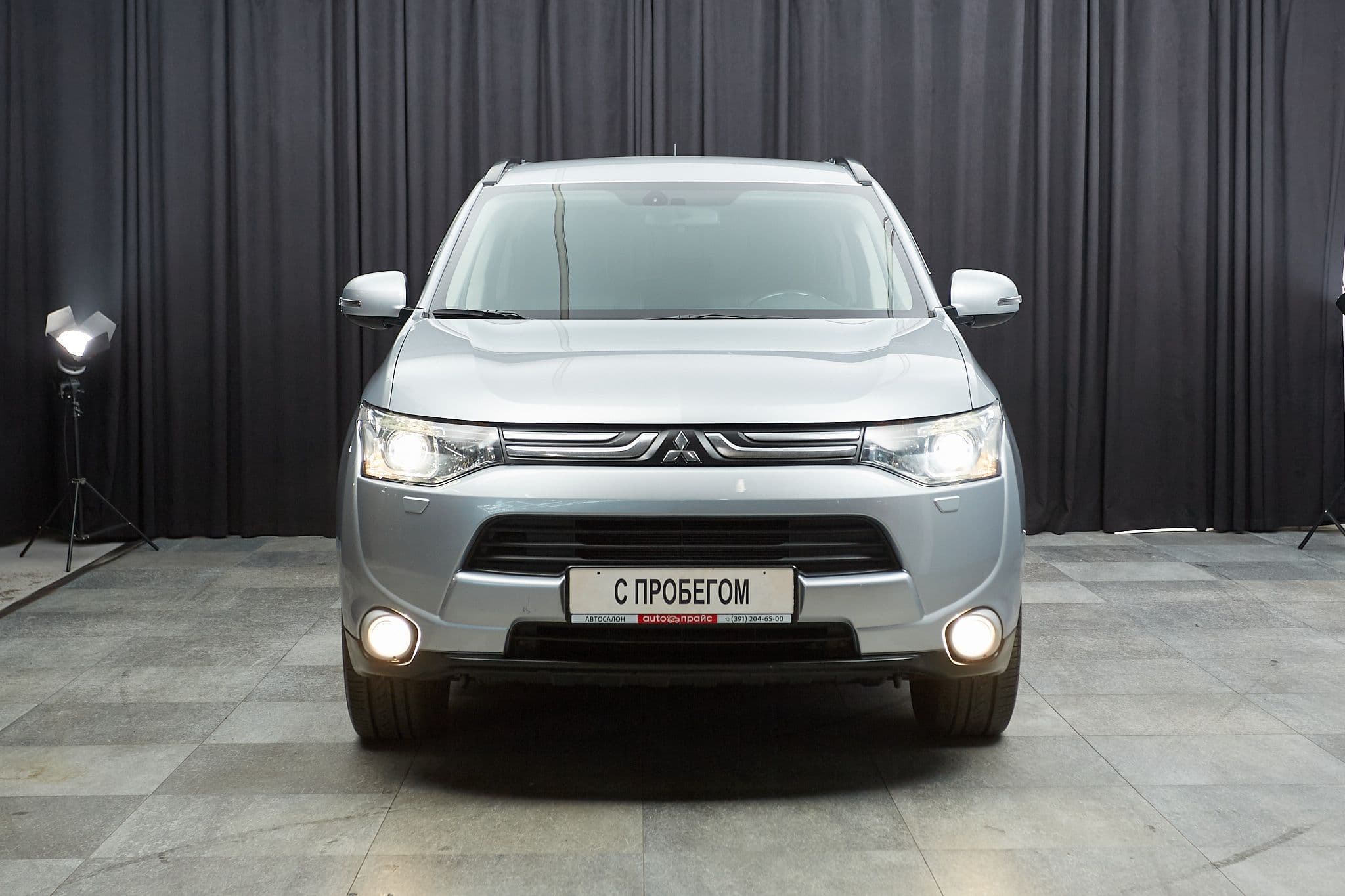 Mitsubishi Outlander - 2