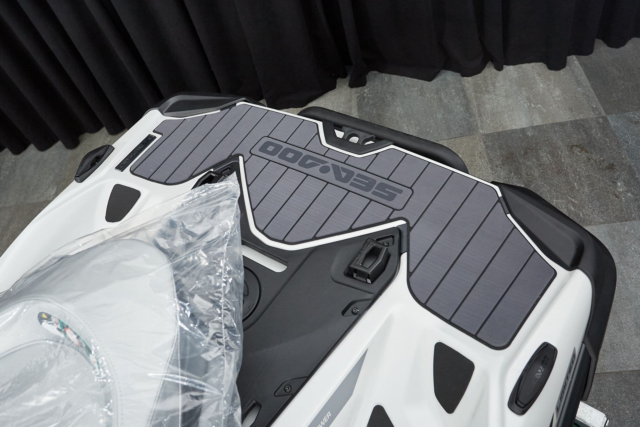 BRP Sea-Doo GTX 325 Limited - 4