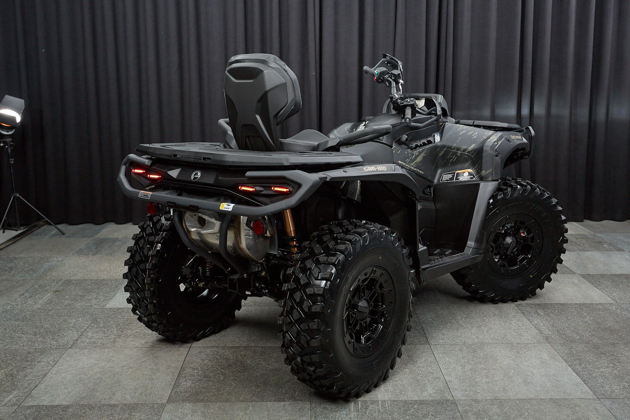 BRP Can-Am Outlander Max Backcountry 1000R - 5
