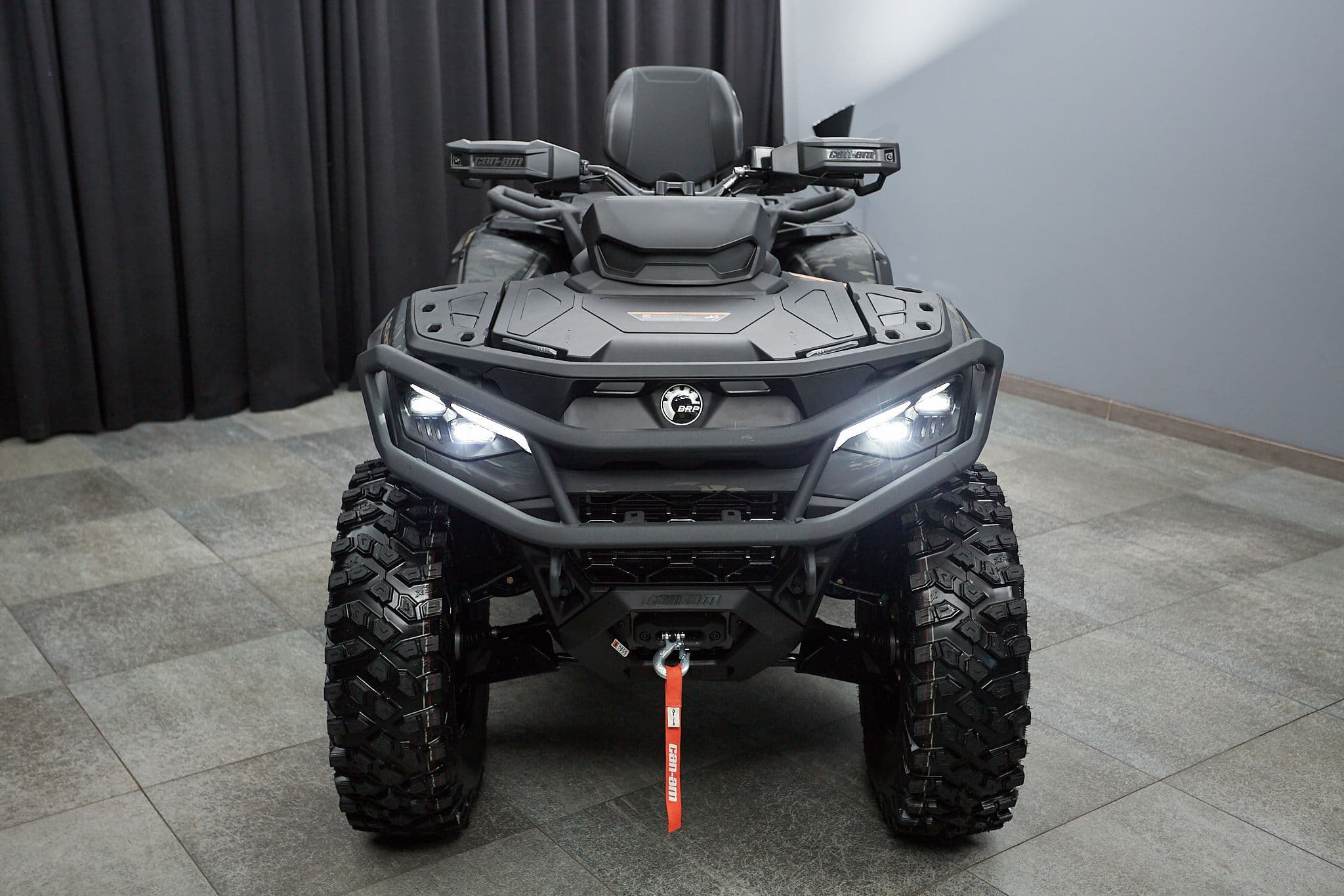 BRP Can-Am Outlander Max Backcountry 1000R - 4