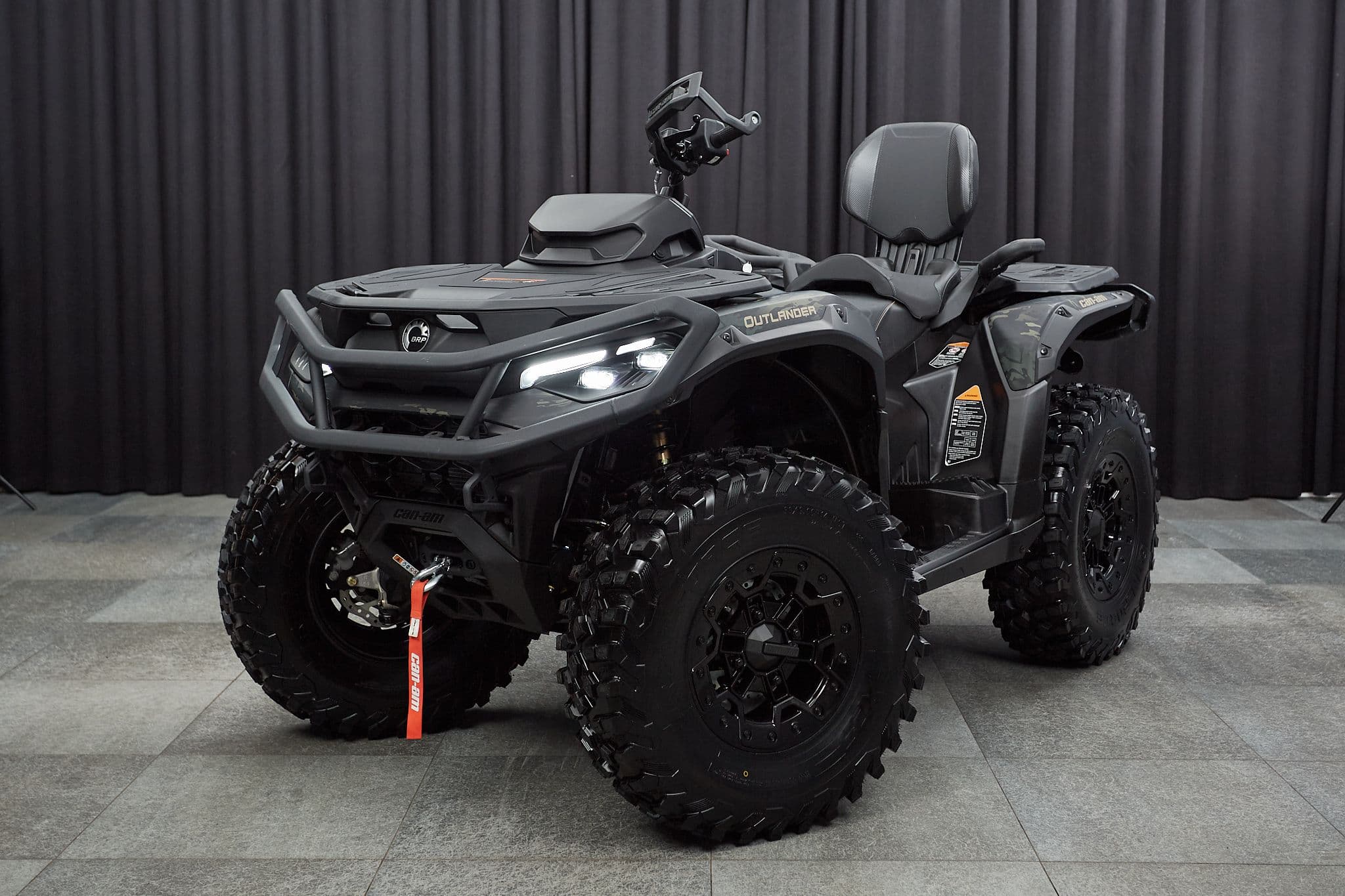 BRP Can-Am Outlander Max Backcountry 1000R - 1